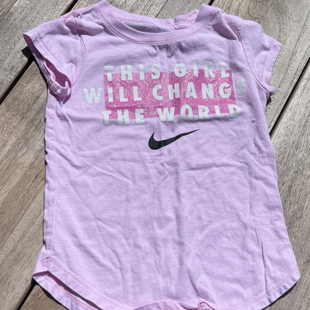 Nike girls tee Size 4 EUC "THIS GIRL WILL CHANGE THE WORLD "  K002